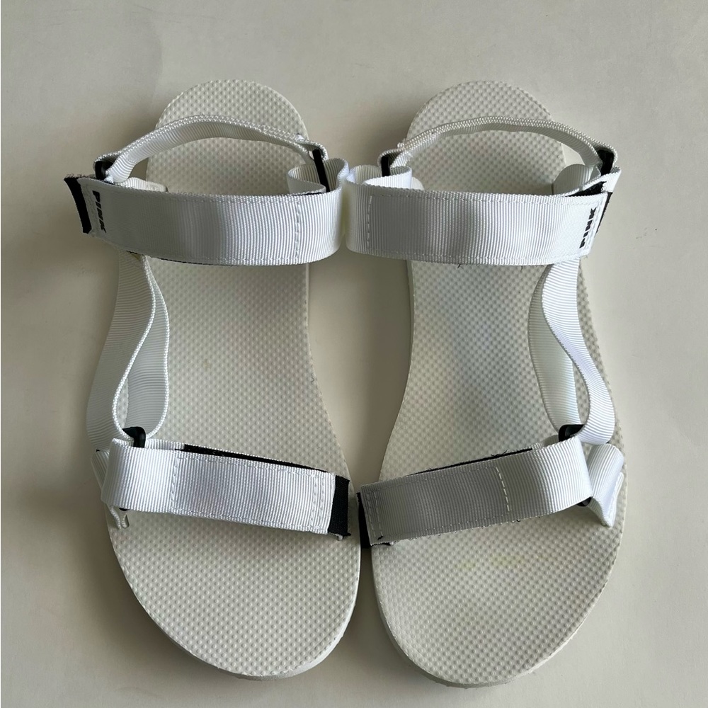 PINK Victoria’s Secret Women's Strappy
Sports Sandals White Size 9/10 Large EUC